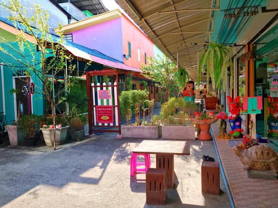 Winny Apartment Rayong Exteriör bild