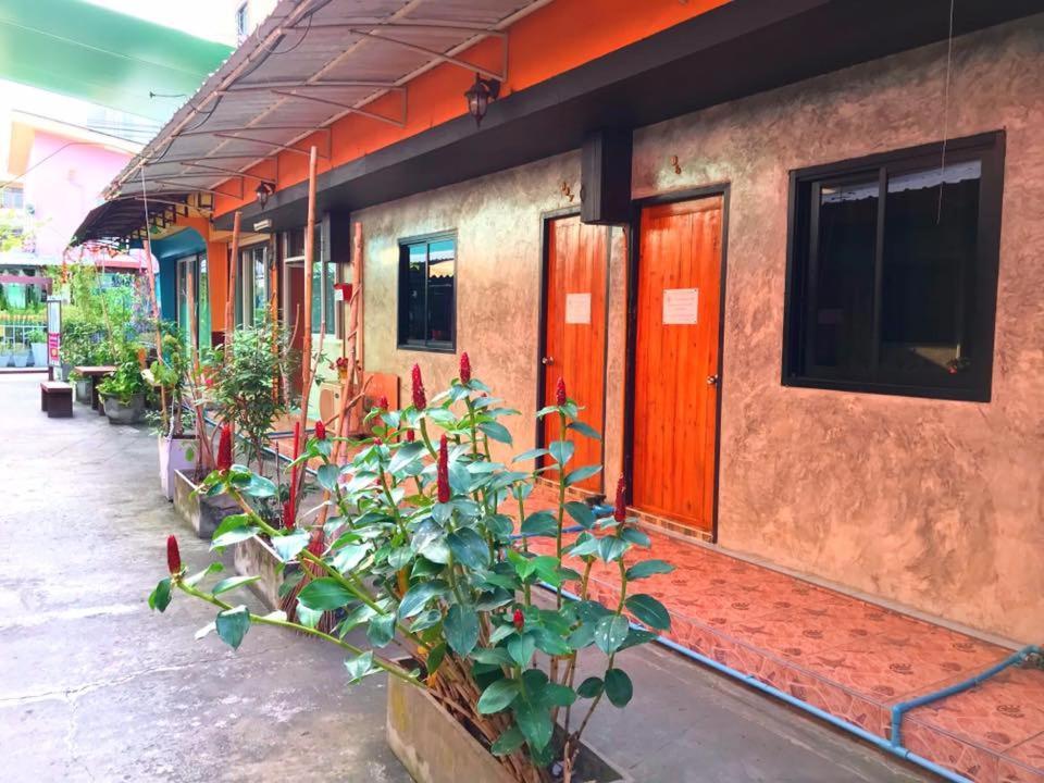 Winny Apartment Rayong Exteriör bild