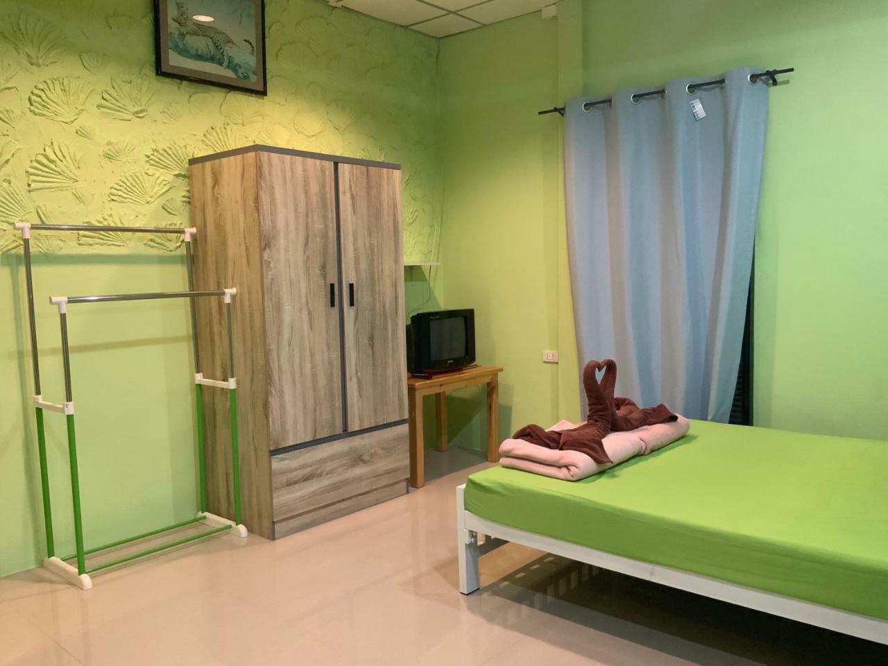 Winny Apartment Rayong Exteriör bild