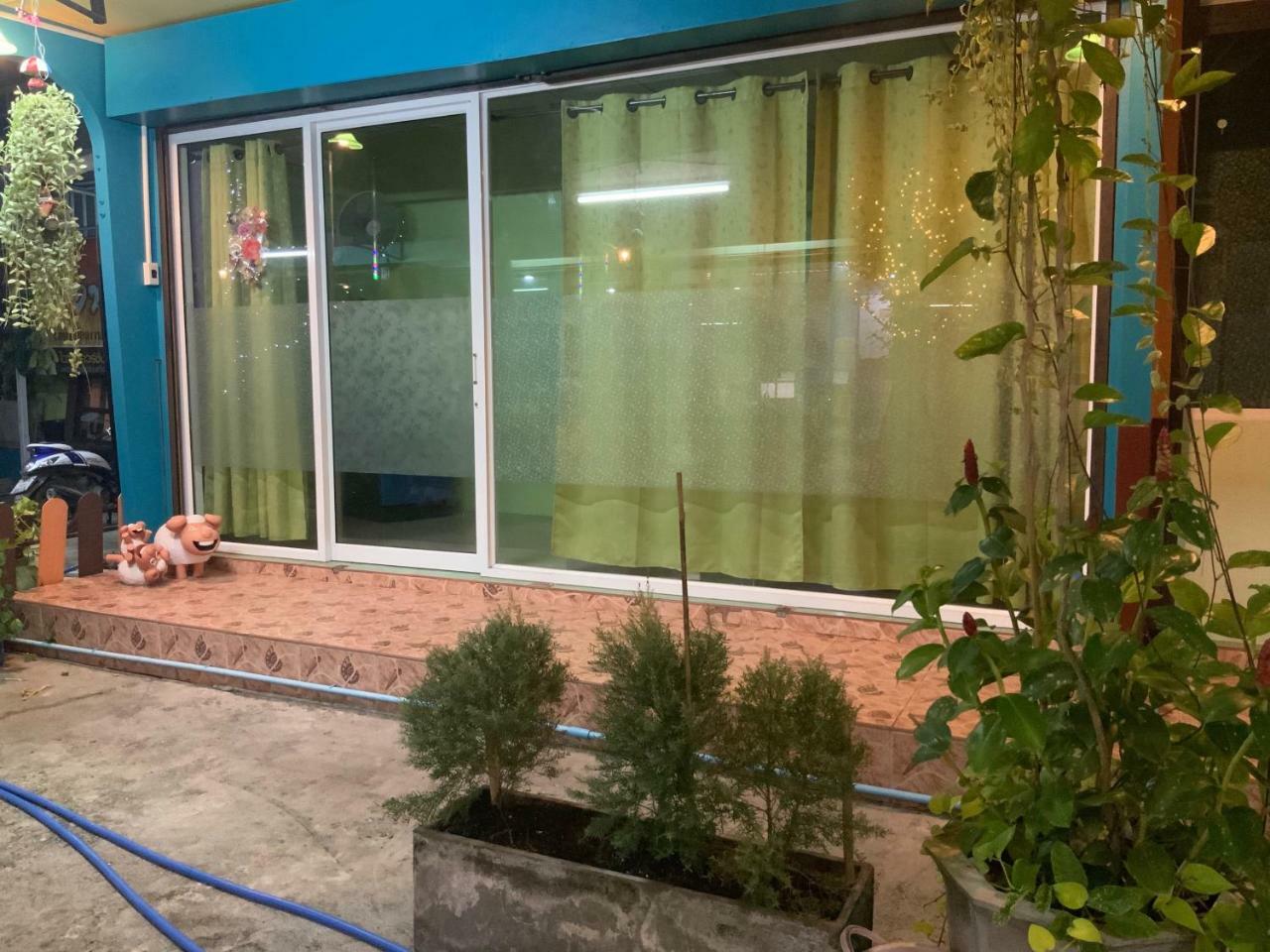 Winny Apartment Rayong Exteriör bild