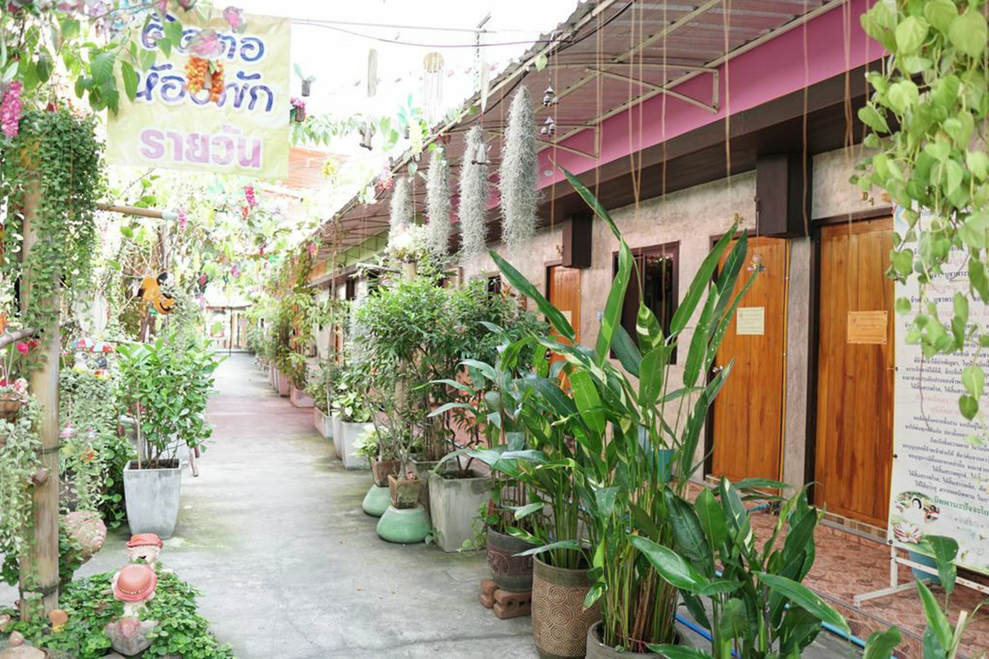 Winny Apartment Rayong Exteriör bild